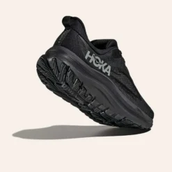 HOKA Kawana 3 Black / Black M