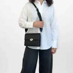 Hvisk Cayman Soft Structure Hardware Black