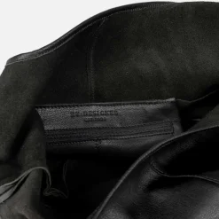 Redesigned by Dixie Lyra Urban Black