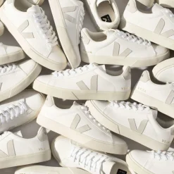 Veja Campo White Natural M