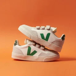 VEJA Small V-90 O.T. Leather Extra White Emraude B